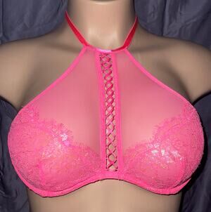 SMALL HOT PINK VICTORIA'S SECRET VERY SEXY BRALETTE